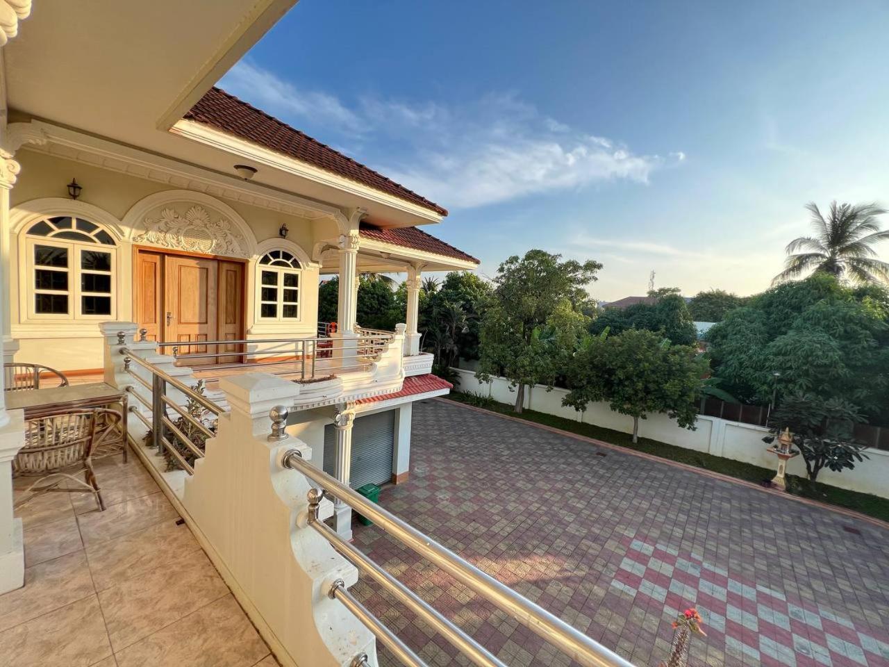 Lotus Blanc Homestay Villa Battambang Exterior foto