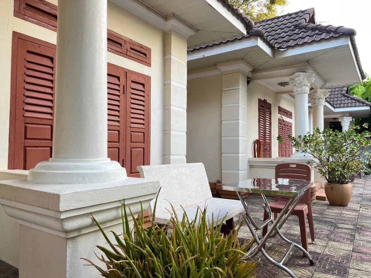 Lotus Blanc Homestay Villa Battambang Exterior foto